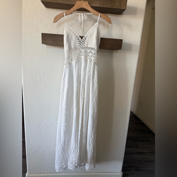 Boutique|White cotton midi summer halter sundress with crotchet details•••Boho - Picture 6 of 14